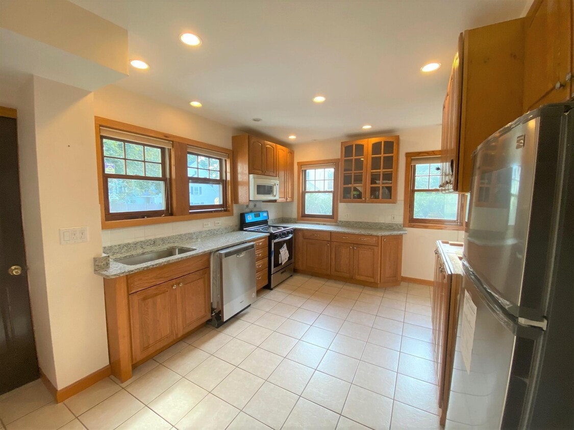 364 Auburndale Ave, Auburndale, MA 02466 House Rental in Auburndale