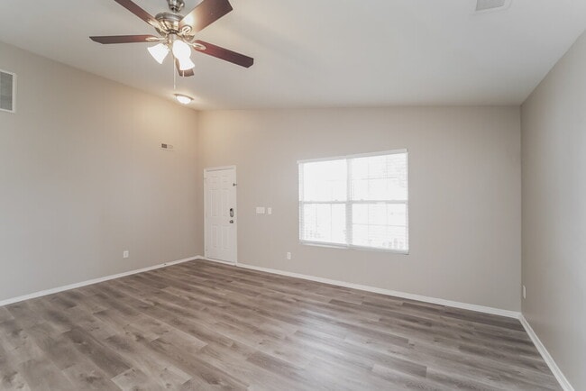 Building Photo - 5221 Valcourt Rd