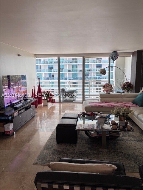 Foto del edificio - 2025 Brickell Ave