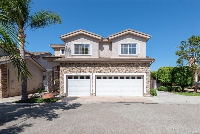 Executive Town Home in Central Torrance - Executive Town Home in Central Torrance
