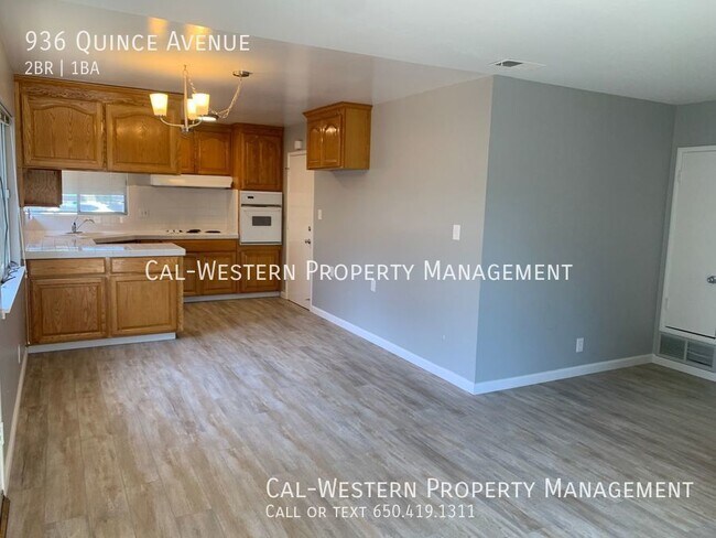 Building Photo - Great Value! 2/1 Duplex with Private Yard,...
