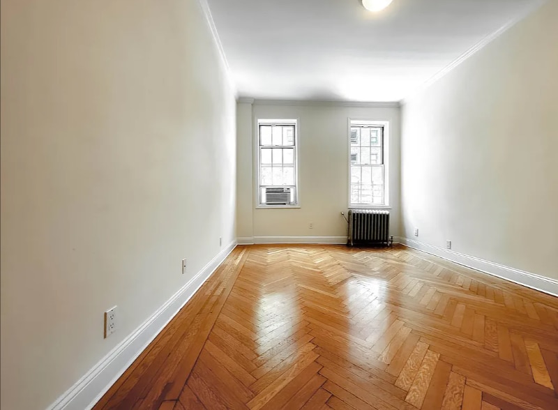 Primary Photo - 118 W 13th St