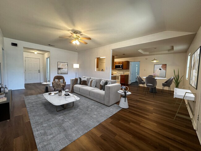 Building Photo - 1711 Freedom Loop