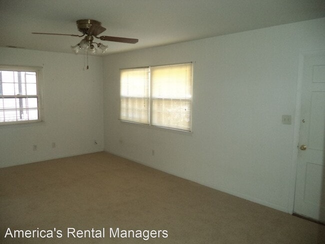 Building Photo - 3 br, 1 bath House - 2173 Chapel Hill Road