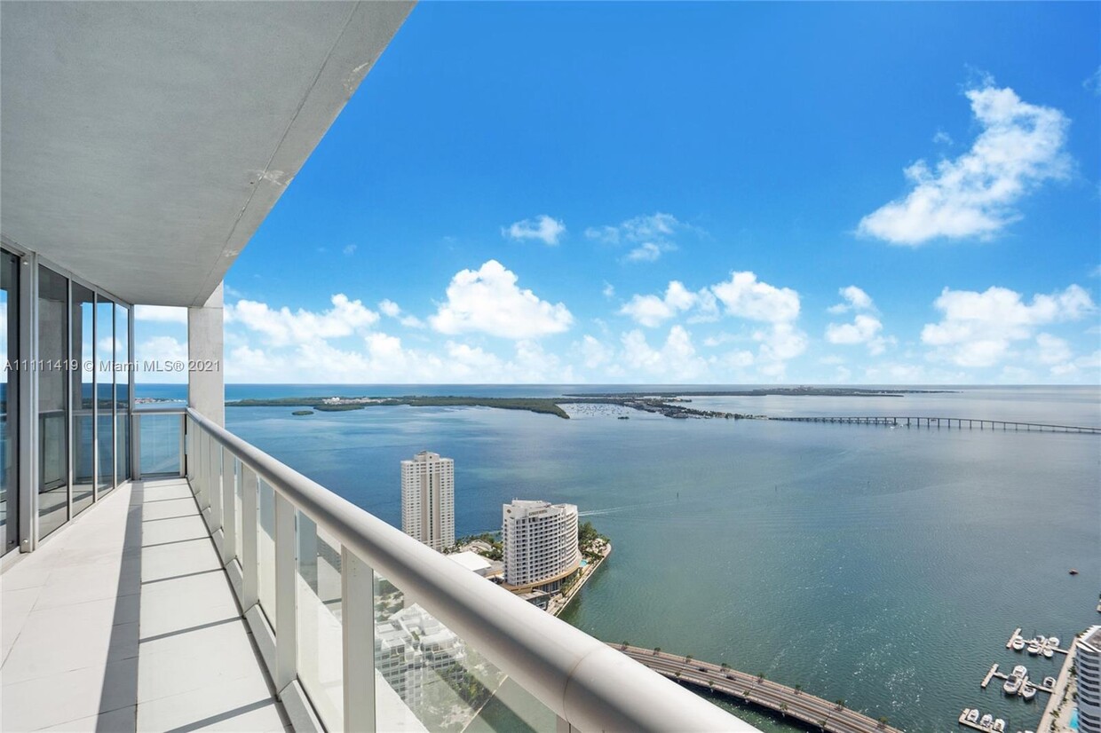 Primary Photo - 495 Brickell Ave