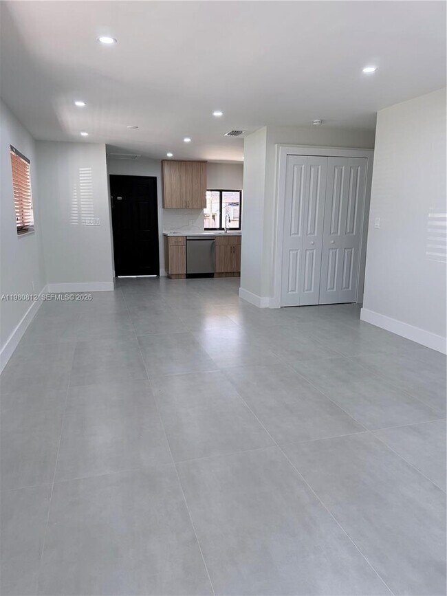 Foto del edificio - 7801 SW 12th St