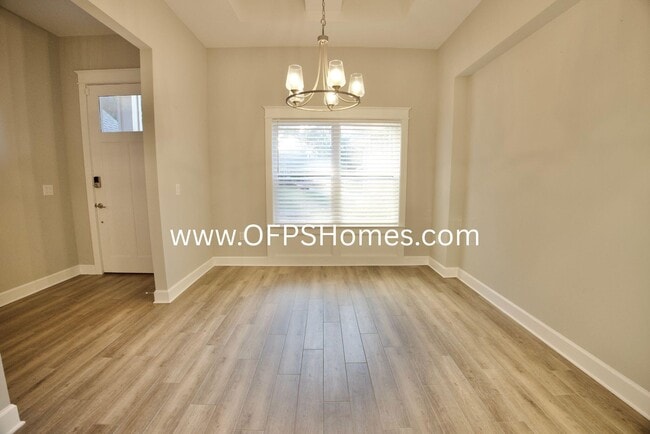 Foto del edificio - 1438 E Shores Blvd