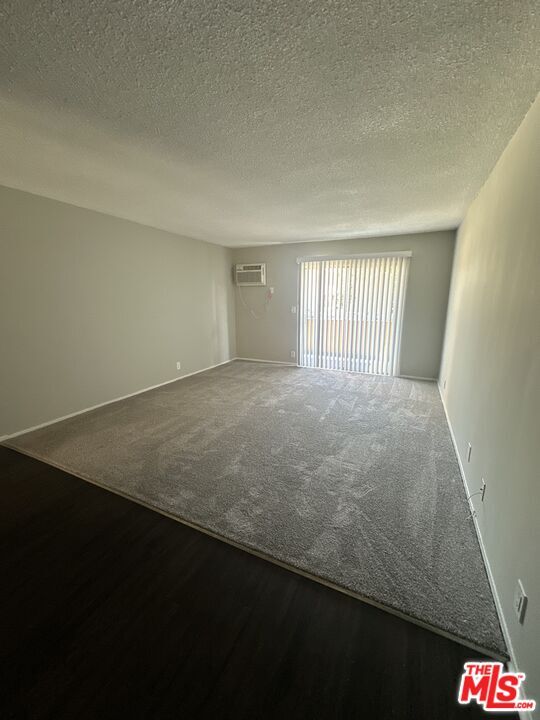 Foto del edificio - 4550 Overland Ave