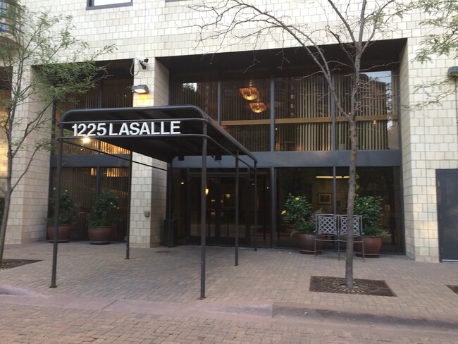 1225 LaSalle Ave #704 - 1225 Lasalle Ave