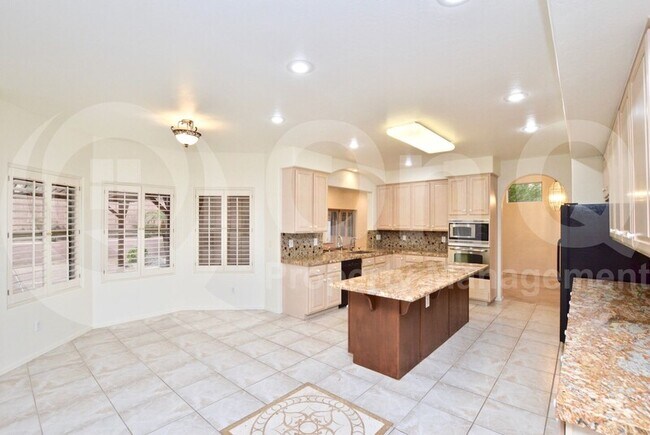 Foto del edificio - 4428 E Robin Ln