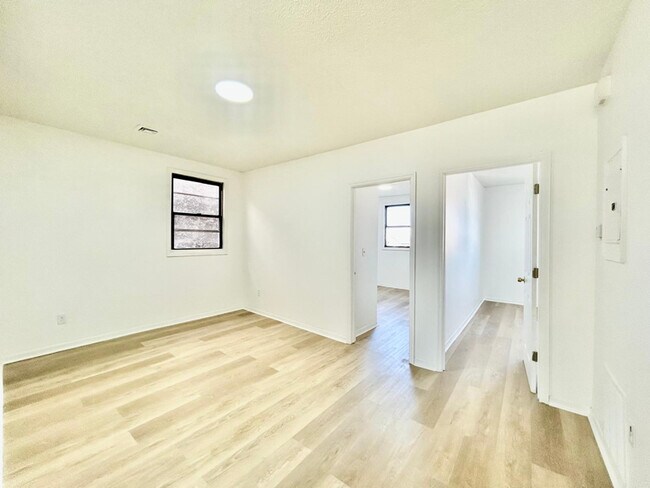 Building Photo - 618 Elizabeth Ave