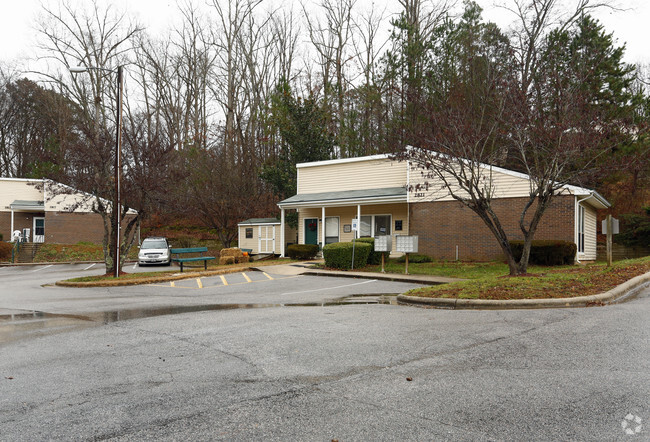 Building Photo - Cedar Crest New Life Center