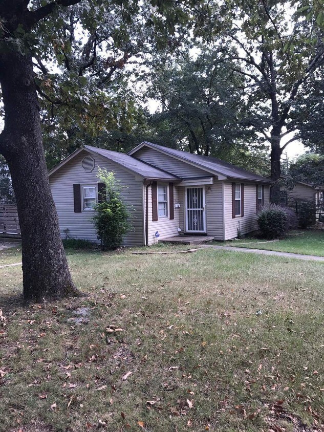 901 S Harrison St, Little Rock, AR 72204 House for Rent in Little