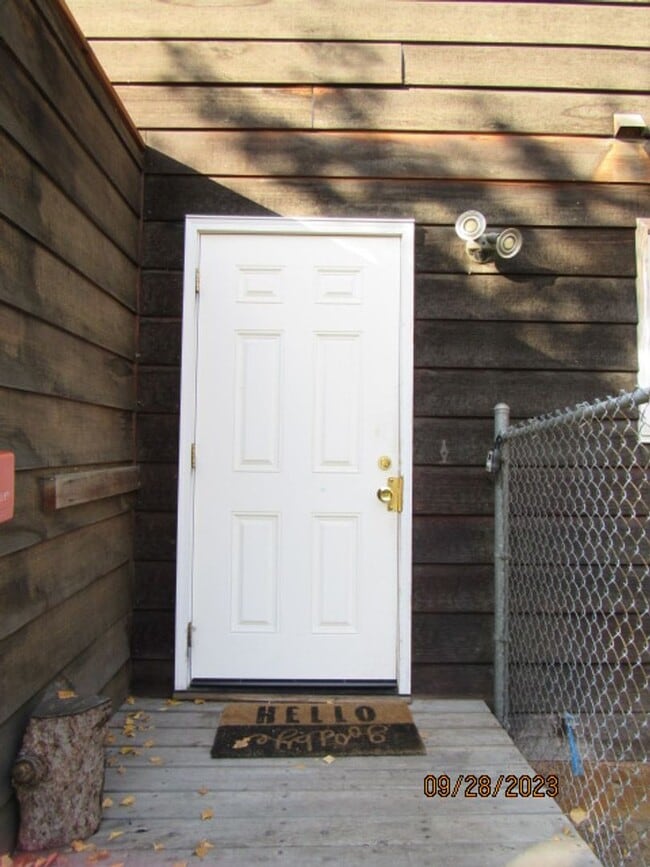 Building Photo - Smythe St. 810-KN