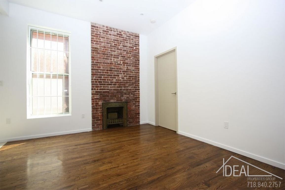 Primary Photo - 1284 Pacific St