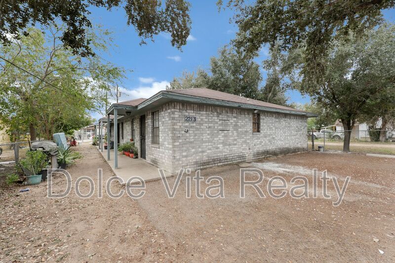 Foto principal - 2213 W Dallas Ave