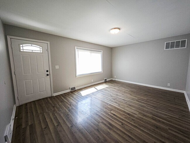 Foto del edificio - 3 Bedroom/2 Bathroom House For Rent in Elb...