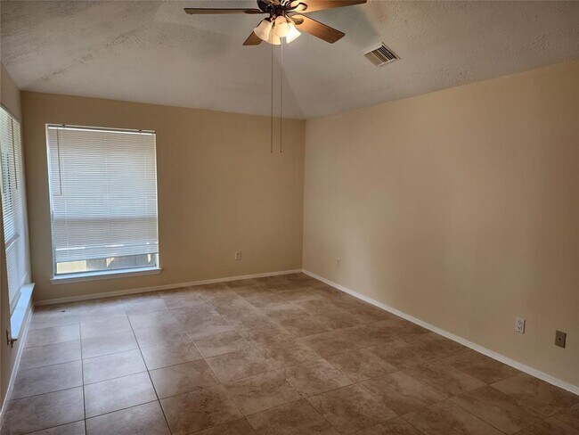 Foto del edificio - 4823 Northfork Dr