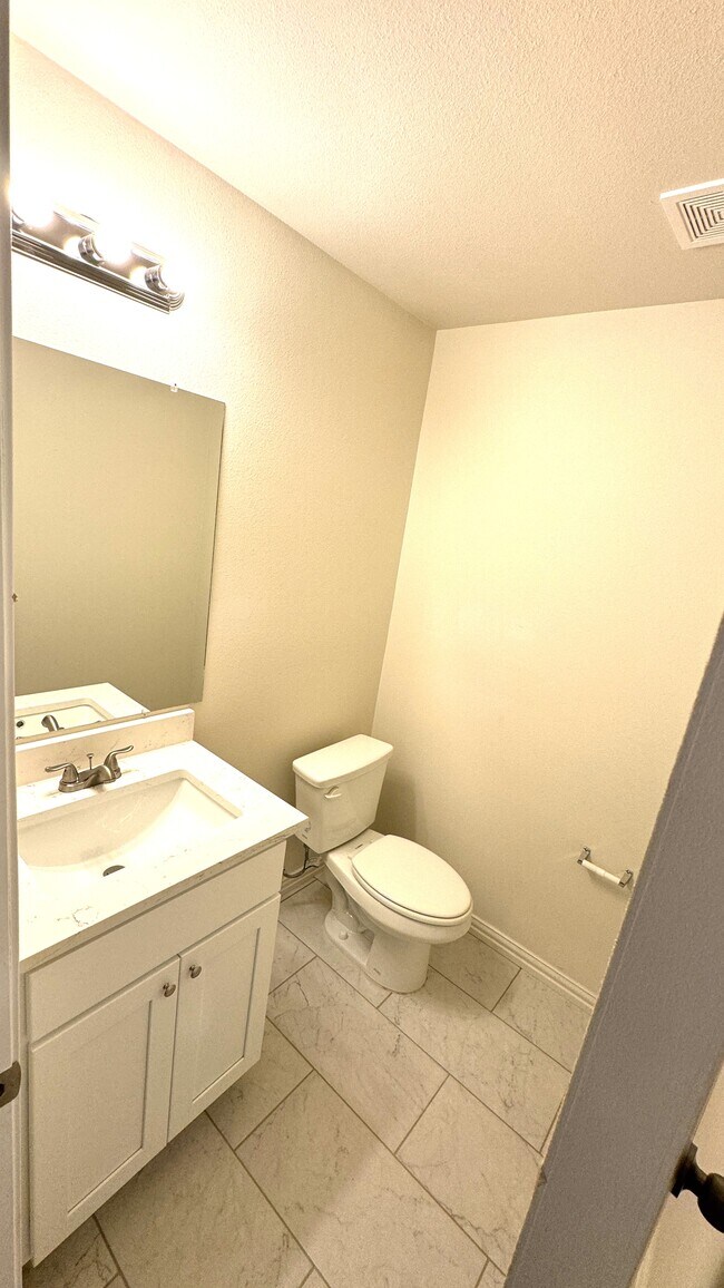 6219 Roby Dr, Arlington, TX 76001 Townhome Rentals in Arlington TX