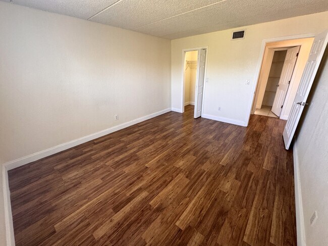 Foto del edificio - 2850 Somerset Park Dr