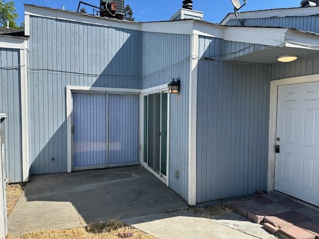 Building Photo - 5575 Tree Swallow Ct