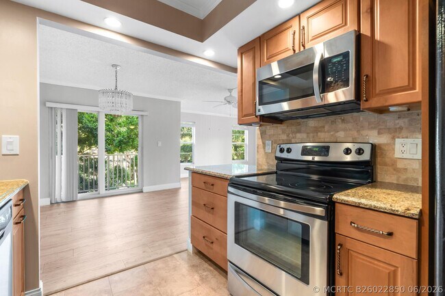 Building Photo - 950 Ponce De Leon Rd