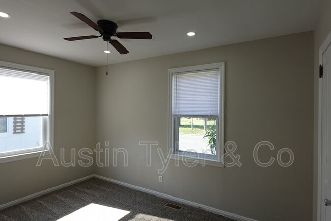 Building Photo - 4261 Kelson Ave