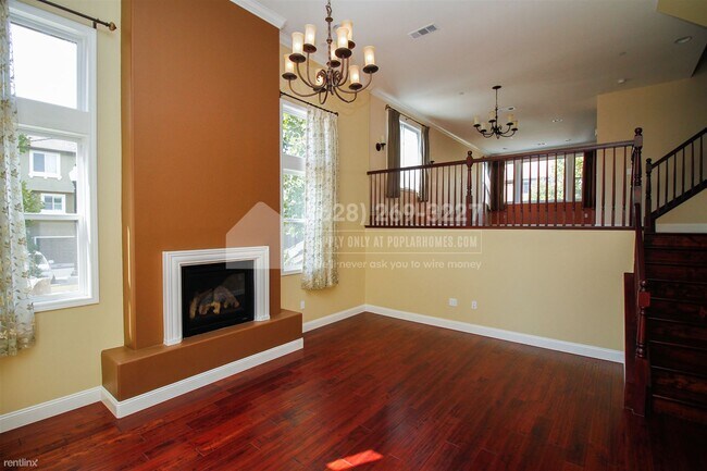 Foto del edificio - 3 br, 2.5 bath Townhome - 414 Plenty Terra...