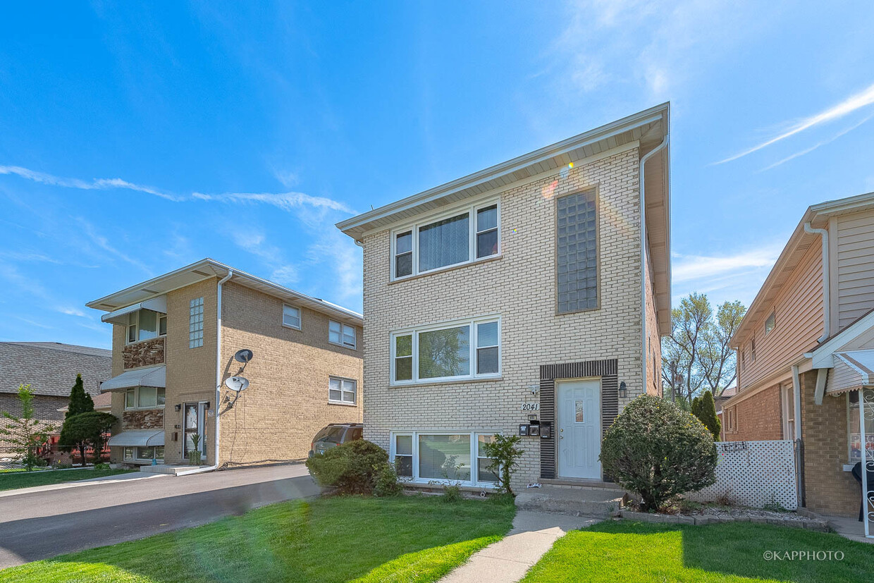 Primary Photo - 2041 N 19th Ave