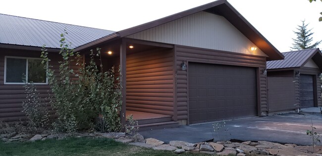 Building Photo - 269 Saddle Dr