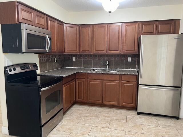 Building Photo - 2712 Peer Ln