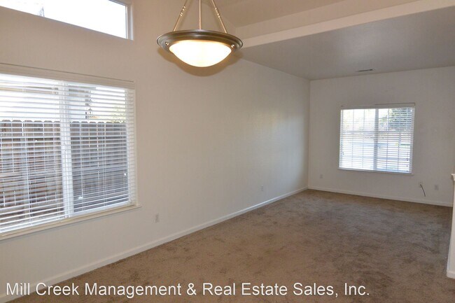 Building Photo - 3 br, 2 bath House - 2441 S. Stevenson