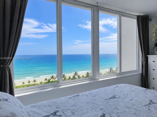 Foto del edificio - 19201 Collins Ave