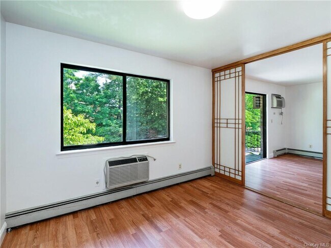 Foto del edificio - 555 Central Park Ave