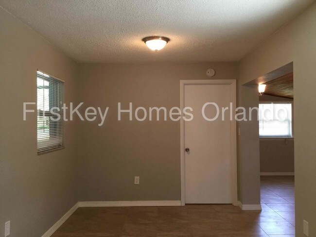 Building Photo - 3006 Sherry Dr
