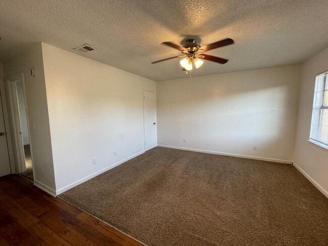 Photo - 819 Ramsey St Apartment