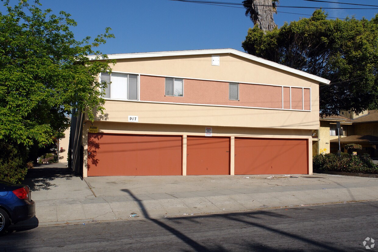 Primary Photo - 917 Edgewood St