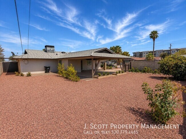 Foto del edificio - 6522 E Palm Ln