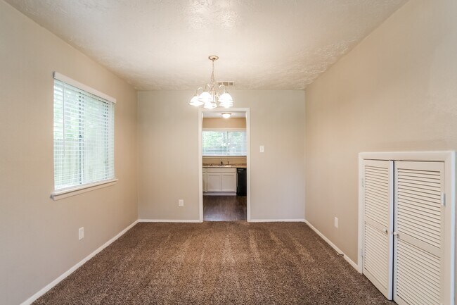 Foto del edificio - 4222 Chestergate Dr