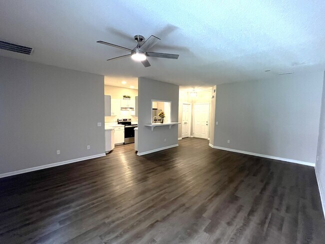 Foto del edificio - 1600 Sturdivant Dr