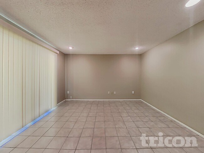 Building Photo - 8108 Chickasaw Ln