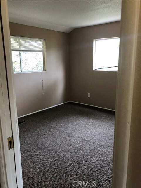 Foto del edificio - 26196 Sky Ridge Dr