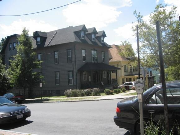 Foto principal - 717 E Buffalo St