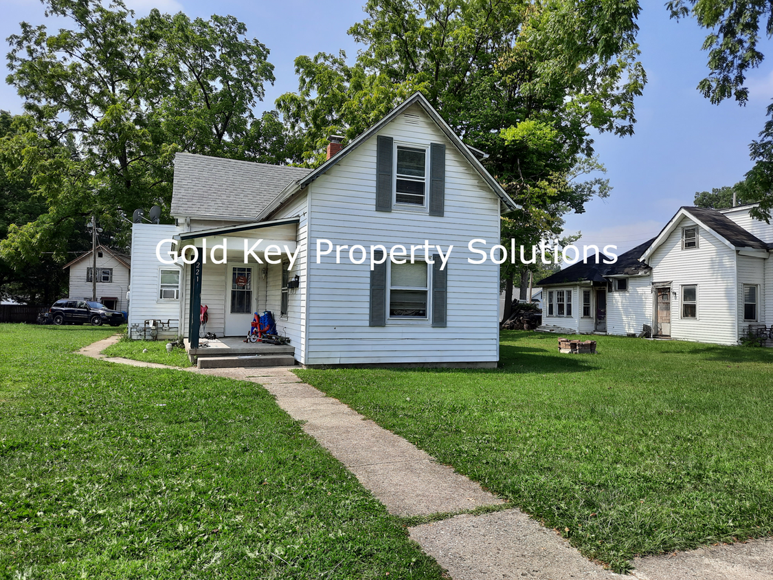 Primary Photo - 221 COTTAGE AVE