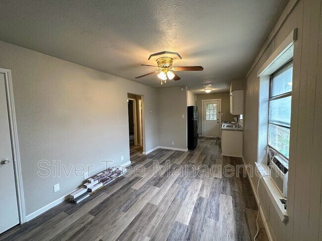 Foto del edificio - 1310 Meriwether Ave