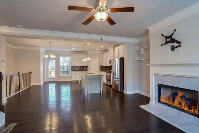 Building Photo - 6449 Brookside Blvd