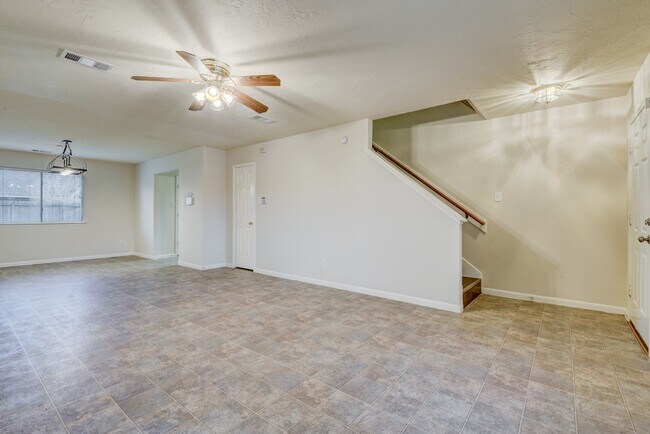 Building Photo - 21615 Long Castle Dr