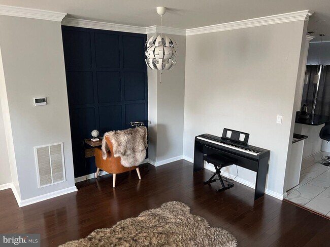 Building Photo - 9905 Tulip Tree Dr