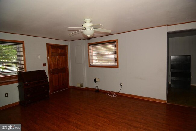 Foto del edificio - 10647 Maple St