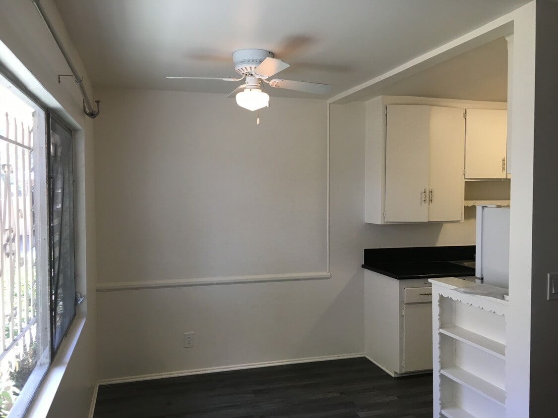 Primary Photo - 907 N Gardner St